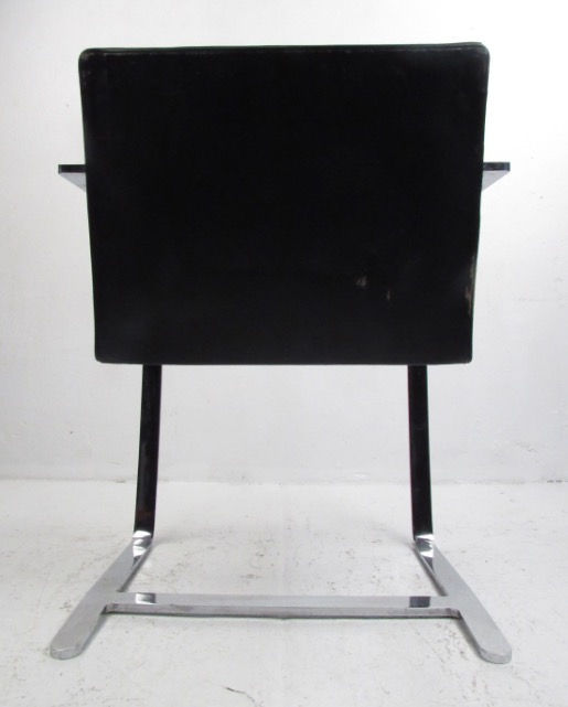 Thumbnail: Pair of Mid-Century Modern Flat Bar Brno Chairs by Mies van der Rohe