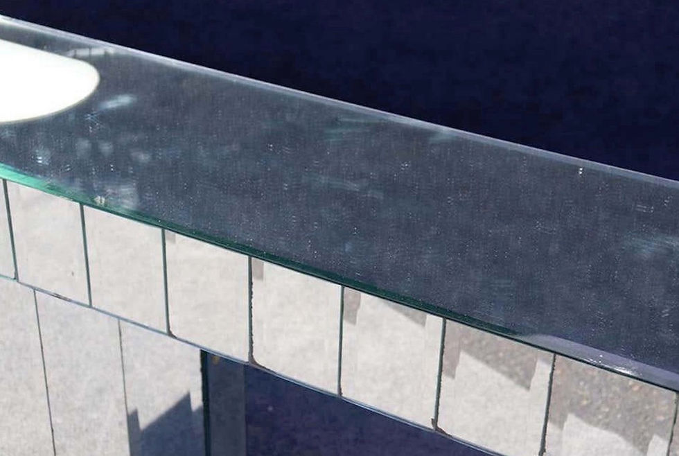 Thumbnail: Mirrored Console with Center Light