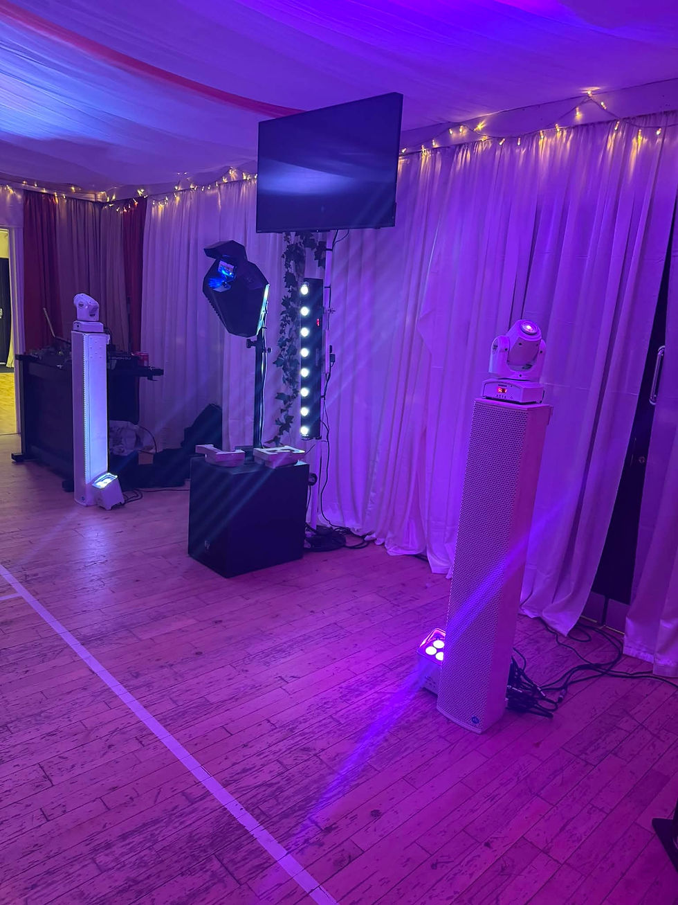 White Dj setup _n