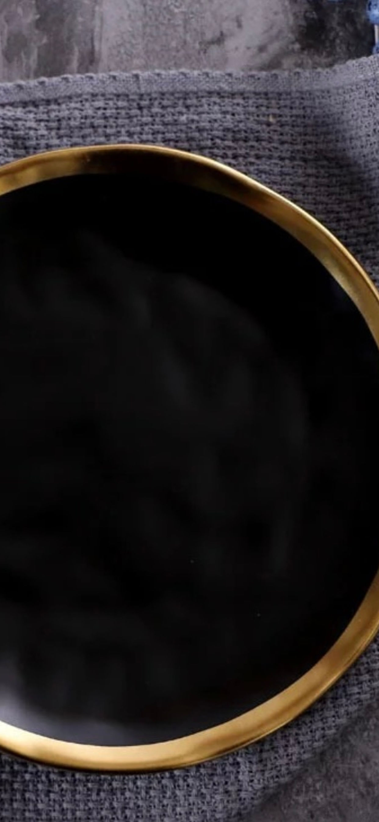 Prato Raso Porcelana Dubai Preto e Dourado 25cm 