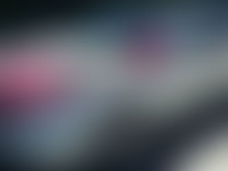 Украшение свадебного автомобиля цветами, фигурами, кольцами