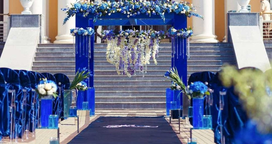 синий и изумрудный декор свадьба