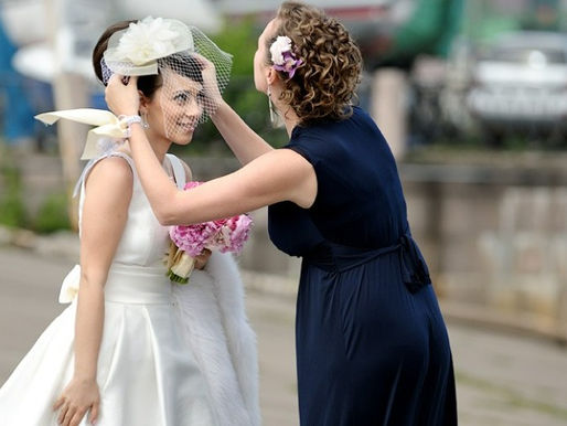 Роль свидетельницы, свидетеля на свадьбе