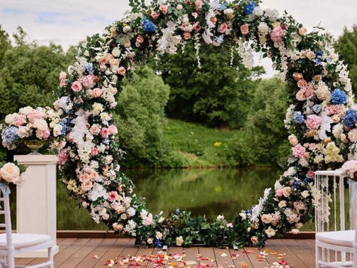 Атмосферный декор свадьбы на открытом воздухе