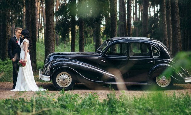 Для винтажной свадьбы аренда ретро автомобиля