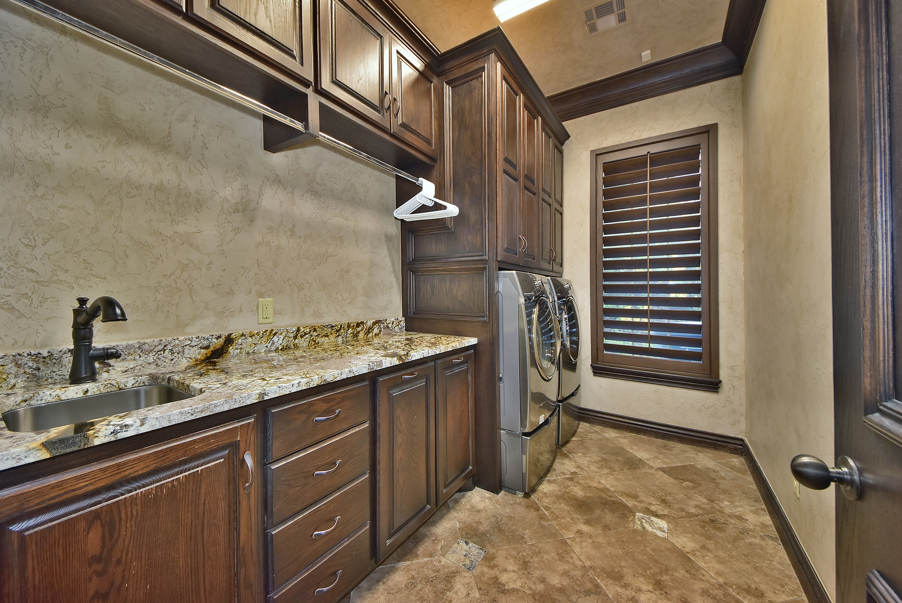 3017 Lakeshire Ridge Way (32)