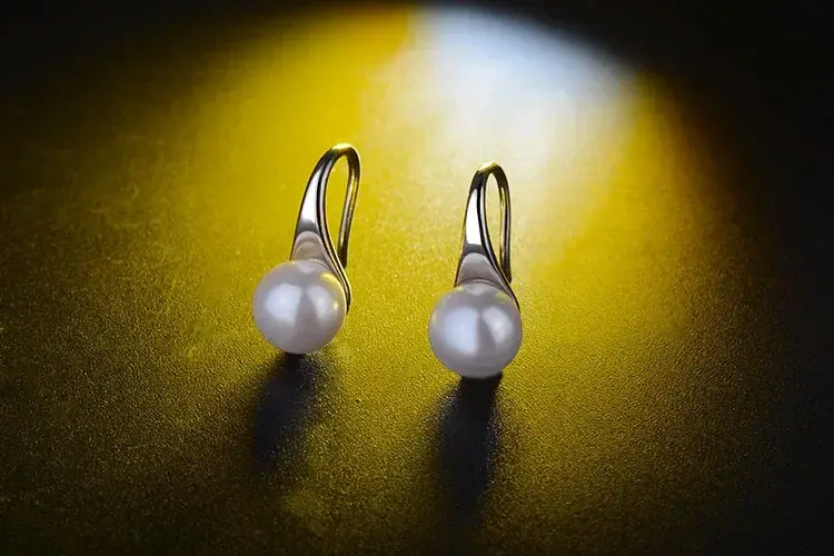 Thumbnail: Pearl Grace Drop Earrings
