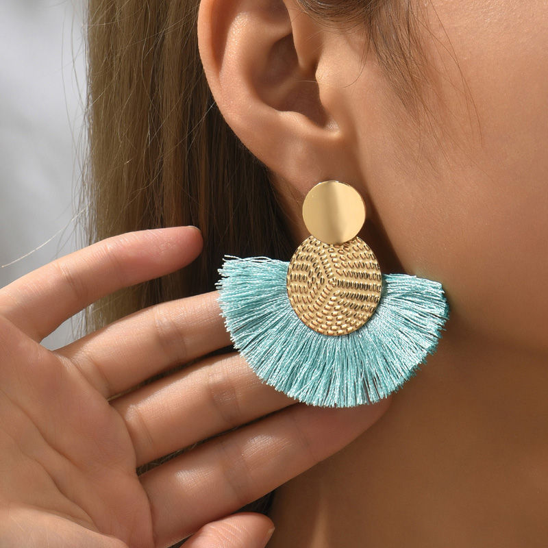 Thumbnail: Golden Breeze Tassel Earrings