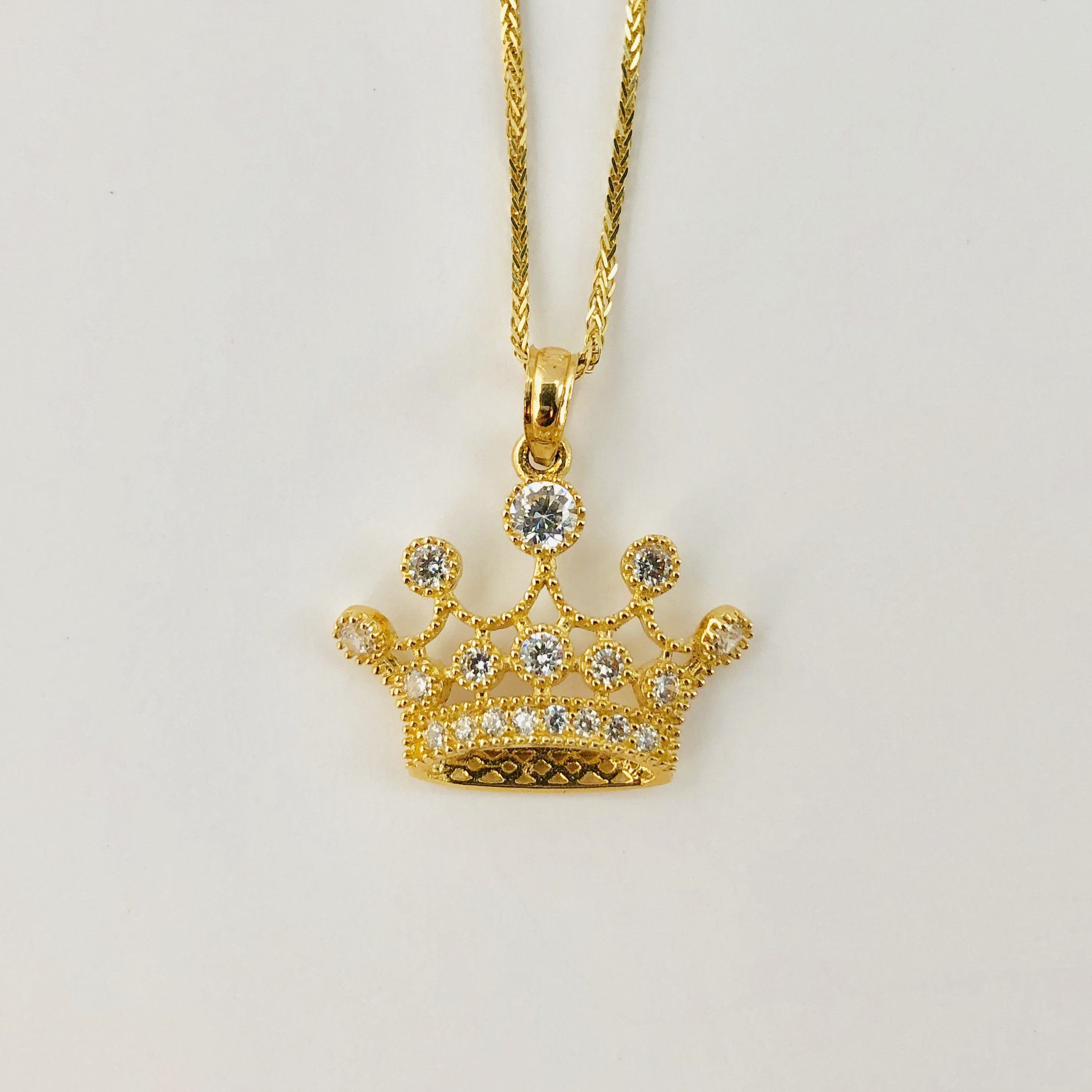 Crown Necklace in 14k Yellow Gold