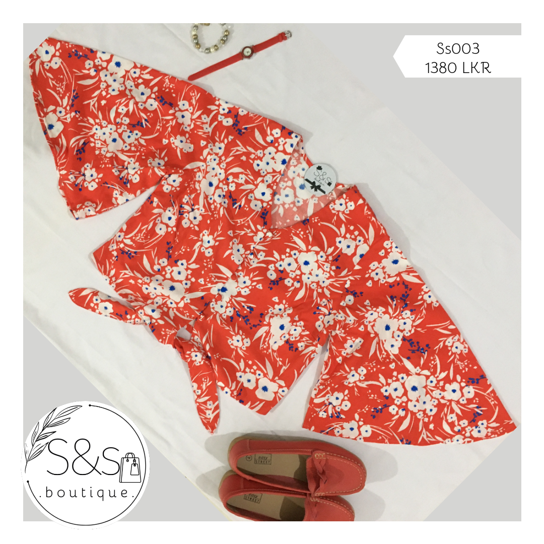 Floral print button detailed front tie top