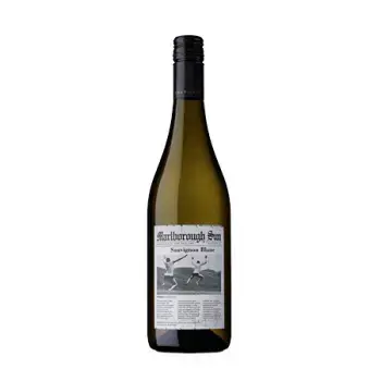 Marlborough Sun Sauvignon Blanc – белое вино в стильной бутылке с яркой этикеткой.