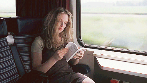 LENDO GIF.gif