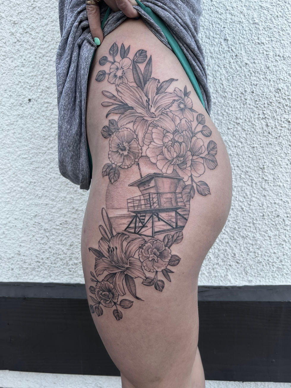Floral Black and Grey Beach Feminine Hip Tattoo
