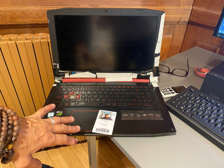 Lap Top Found in trash (PARIS) belonging to missing persons from AUSTRALIA... ? ACER NITRO AN515-53-527H; H A C K E D - SNID:84307533434...