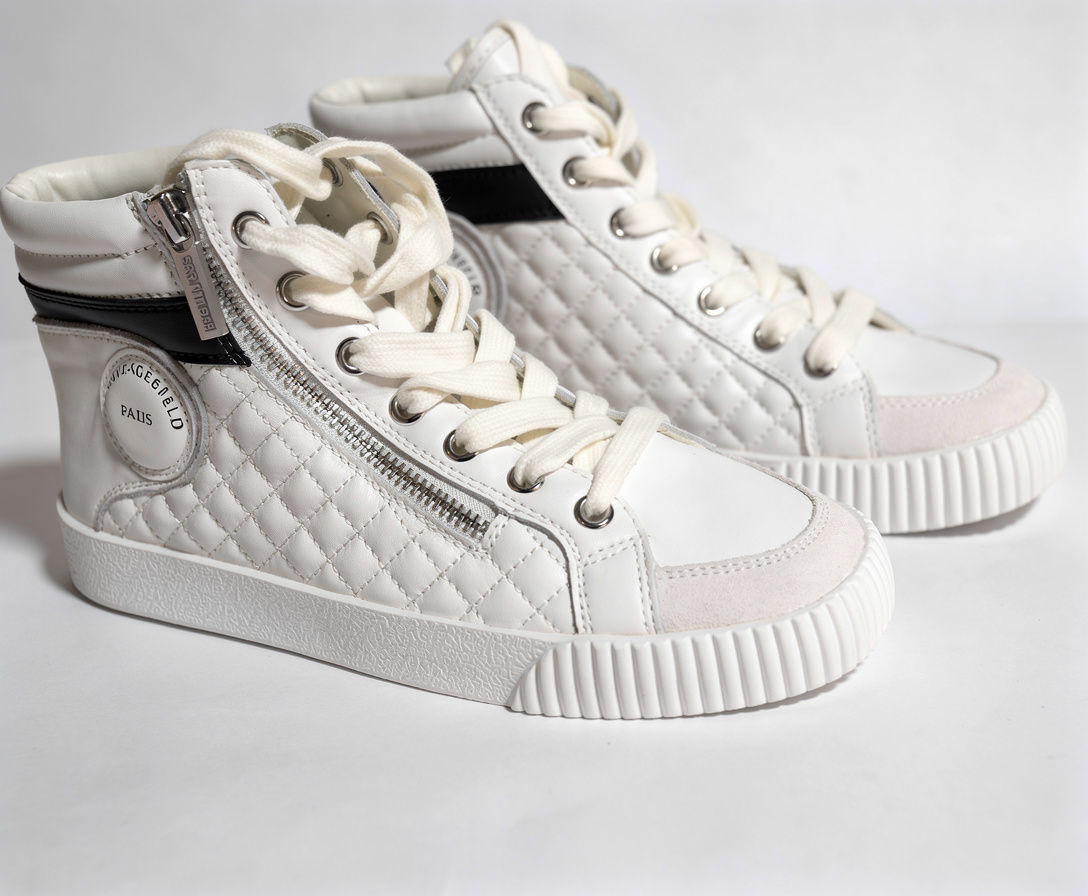 👟 Karl Lagerfeld Paris — O tênis que transforma qualquer look.