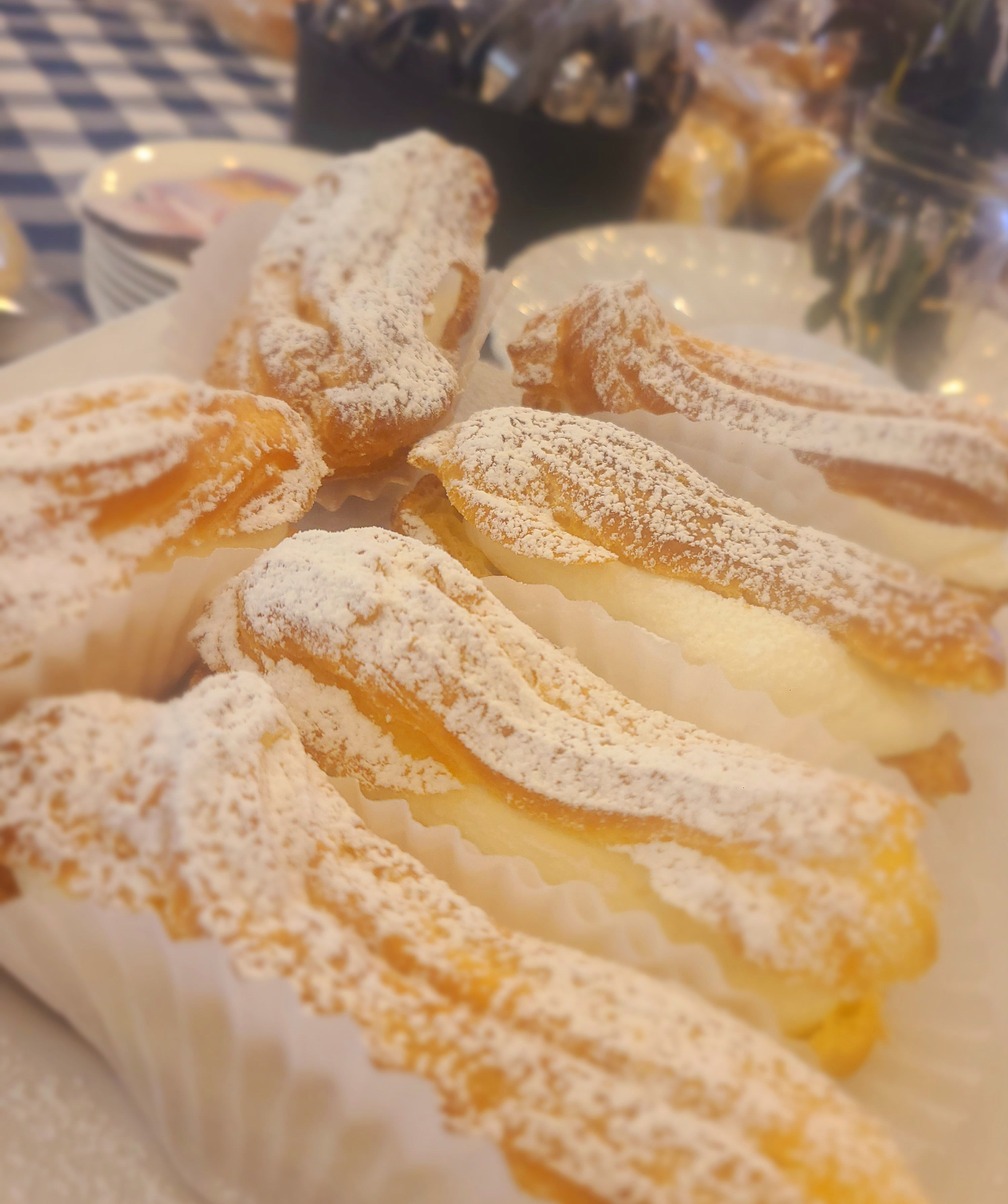 Lemon eclairs (4)