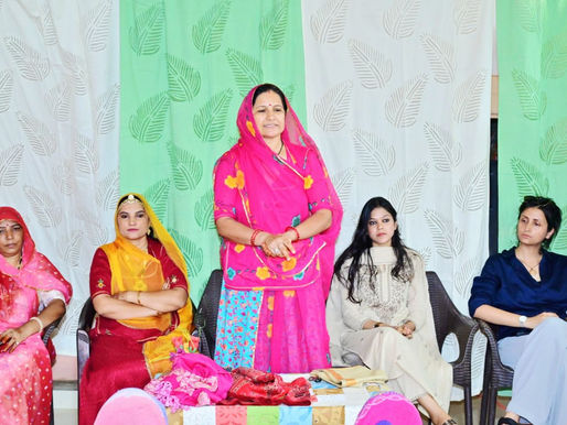 imdian women speaking in event
