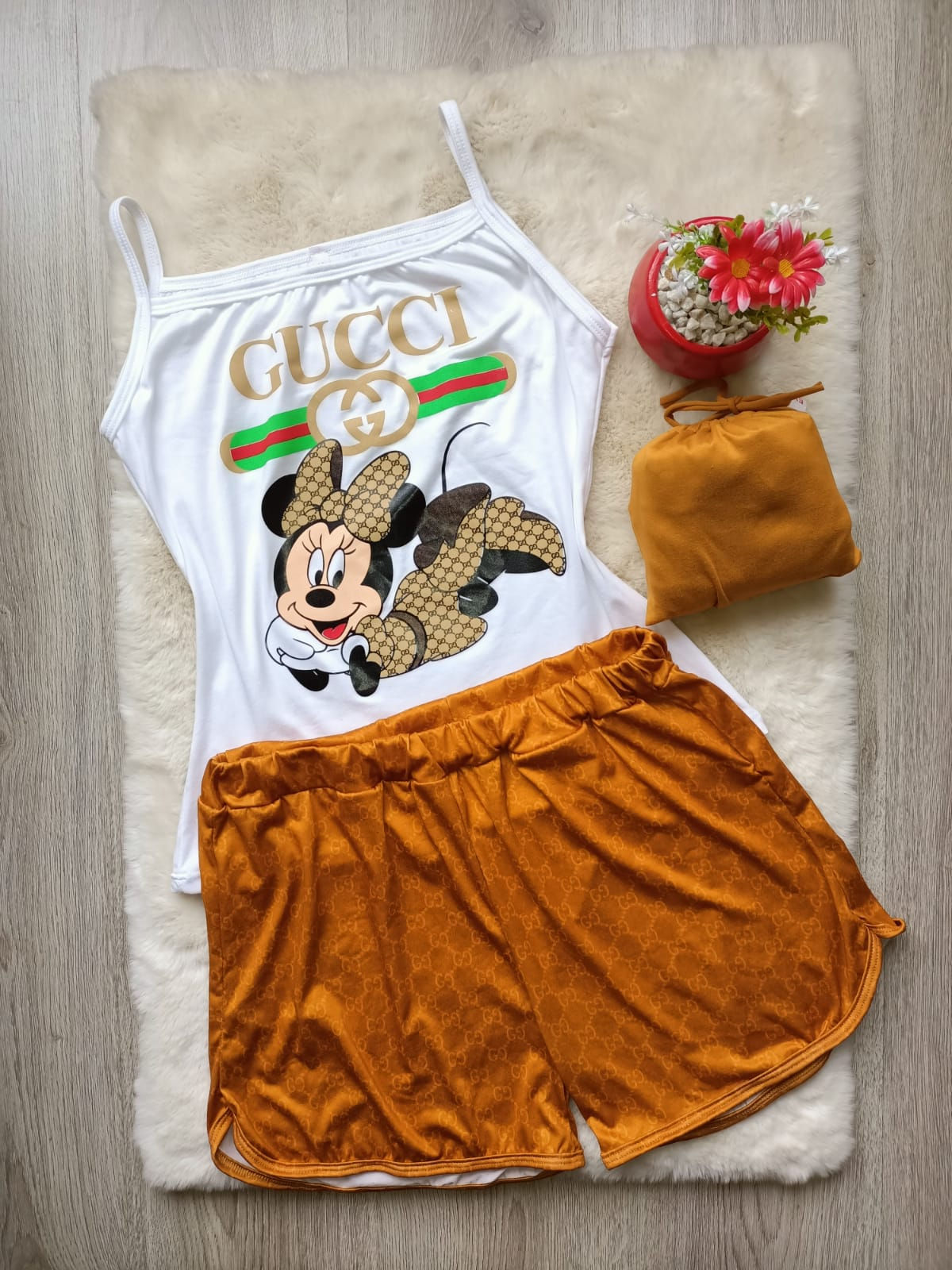 Short Gucci