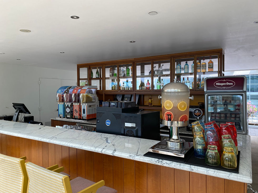 Pan Pacific Singapore - An outdoor bar area for hotel guests to enjoy after a dip