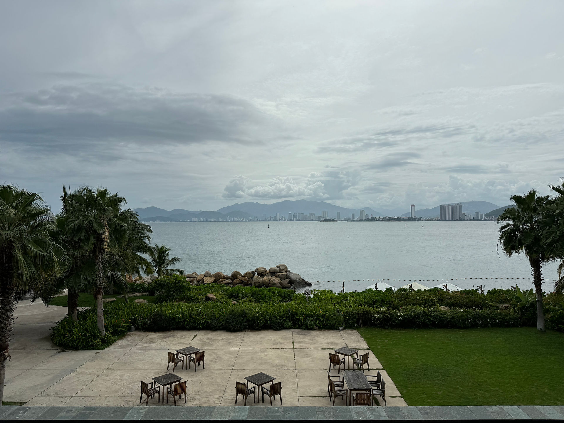 Alibu Resort Nha Trang lobby view