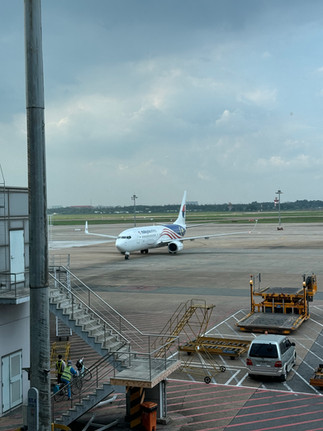 Malaysian Airlines B737 taxiing at Tan Son Nhat Airport