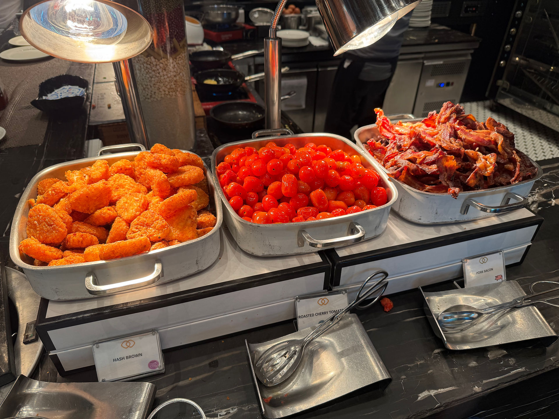 Sofitel Singapore Sentosa Resort & Spa breakfast hot food options
