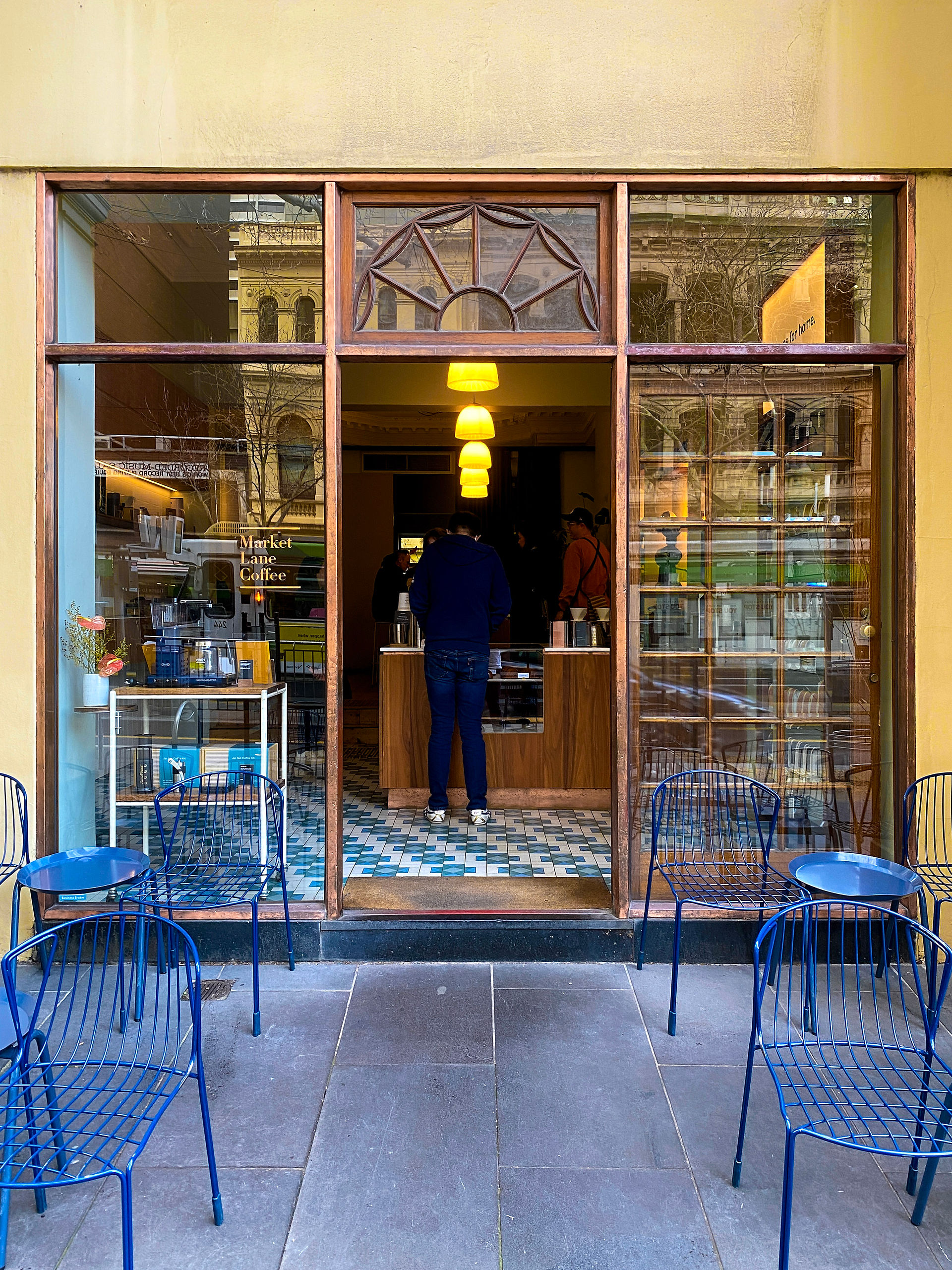 Melbourne-Adelaide Road Trip - Our first stop at Market Lane Coffee