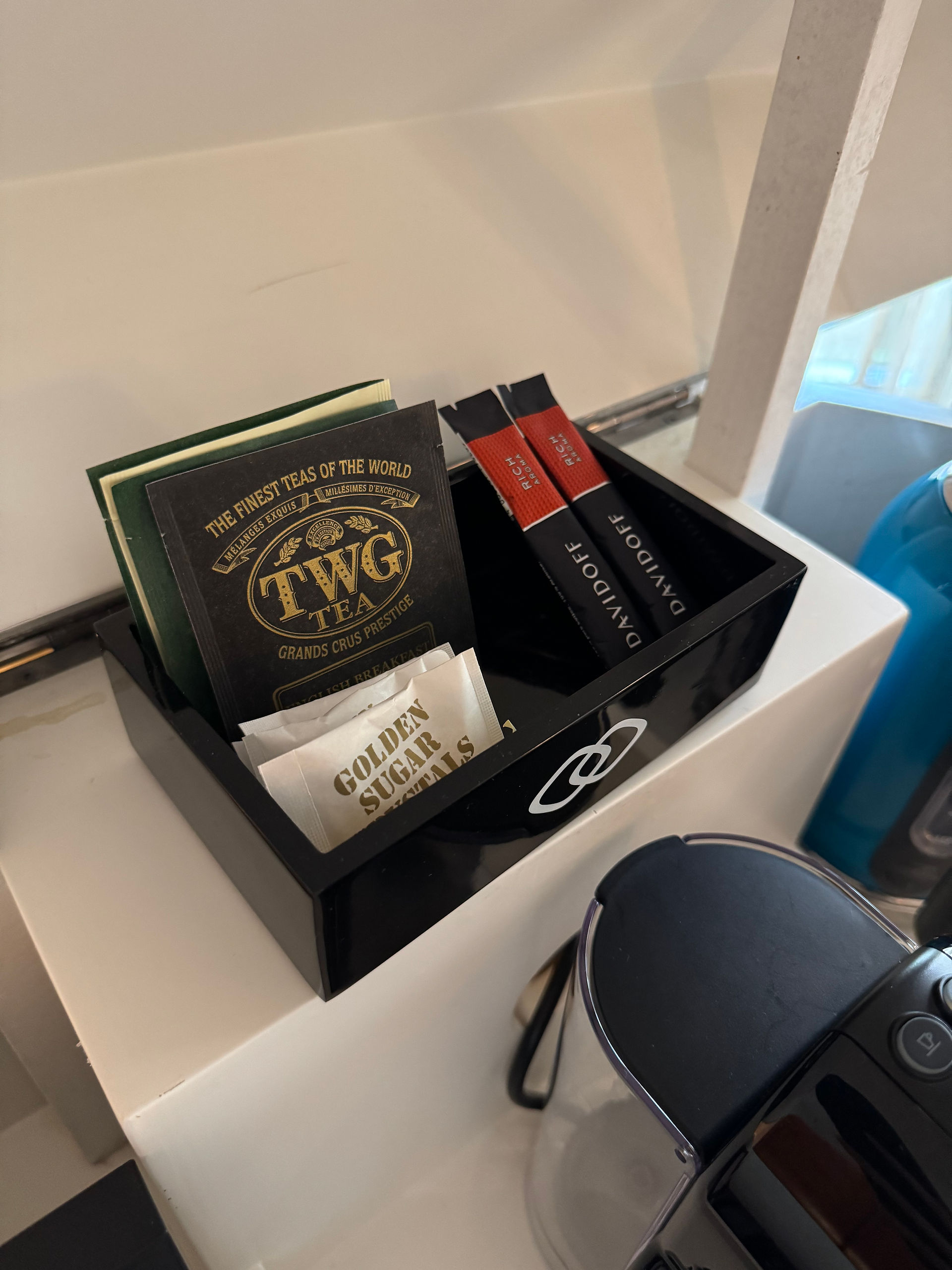 Sofitel Singapore Sentosa Resort & Spa (Junior Suite) minibar
