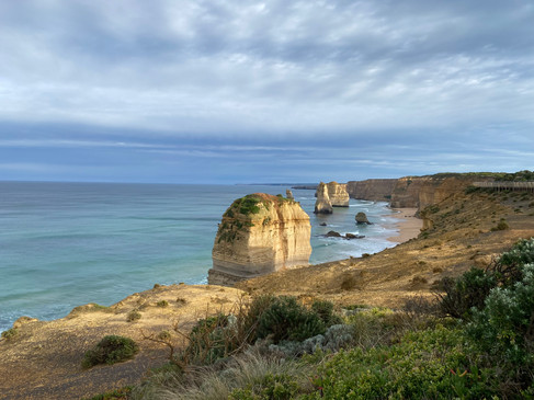 Melbourne-Adelaide Road Trip - Viewing the Apostles near the cliffs
