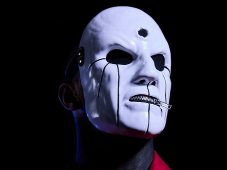 Eloy Casagrande compartilha curiosidades sobre a máscara que utiliza no Slipknot