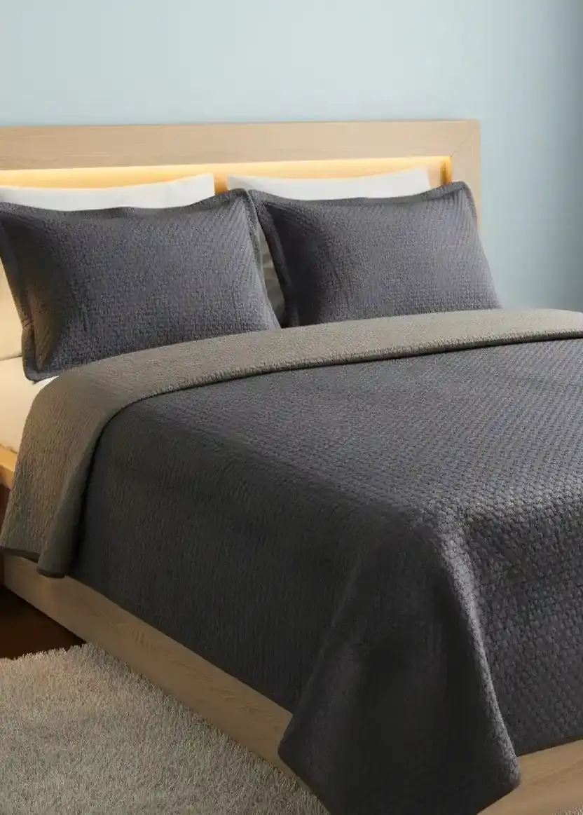 Küçük resim: zara home çift kişilik kadife yatak örtüsü