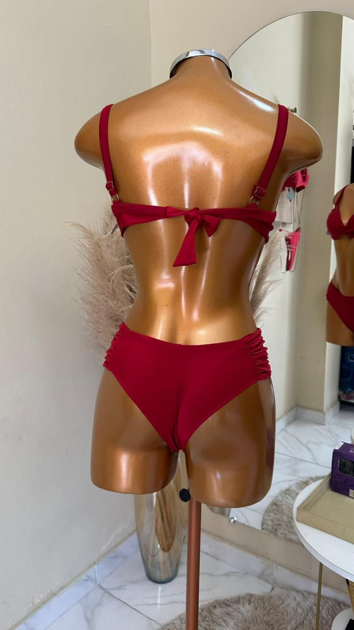 Miniatura: Biquíni Bojo Transpassado com Calcinha Lateral Larga Drapeada | GC Conceito