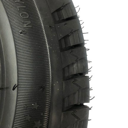 Miniature : Pneu Hiver 10'' x 4.00'' (Tubeless)