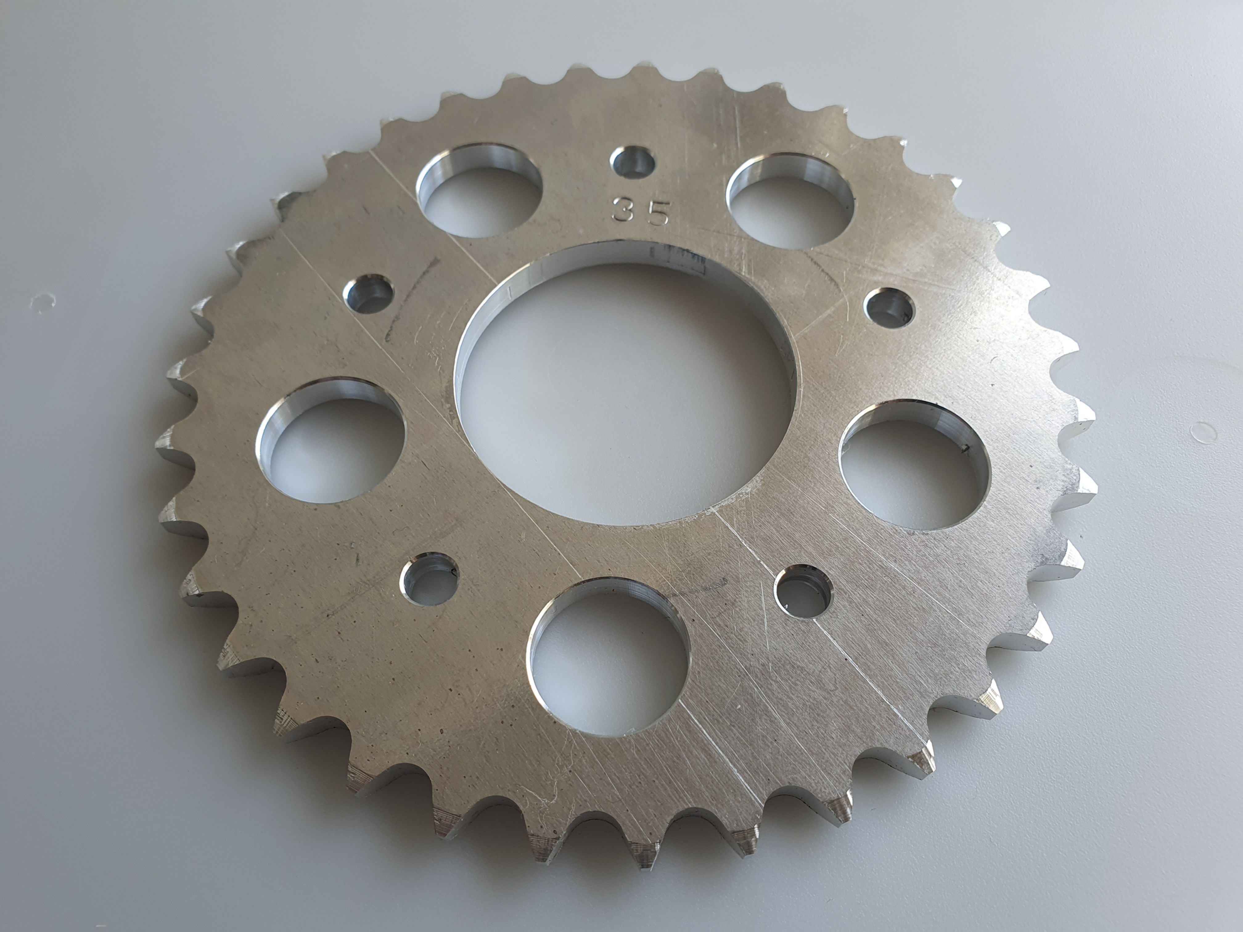 67.94.04 Aluminium 35T Achtertandwiel (420)