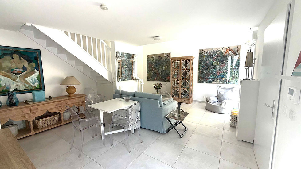jardin marenda lspacious living room.jpeg