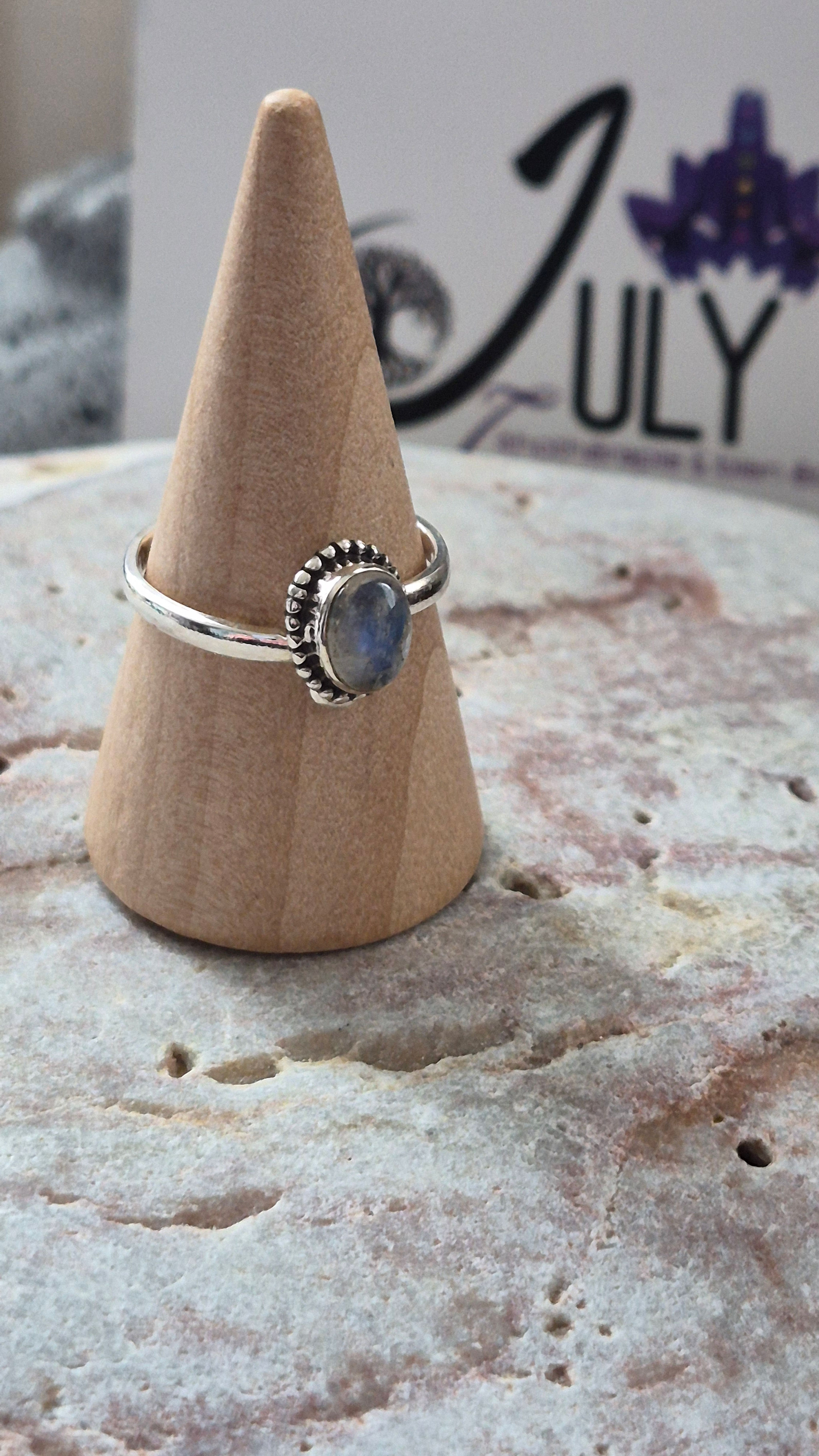 J22 / Bague Péristérite