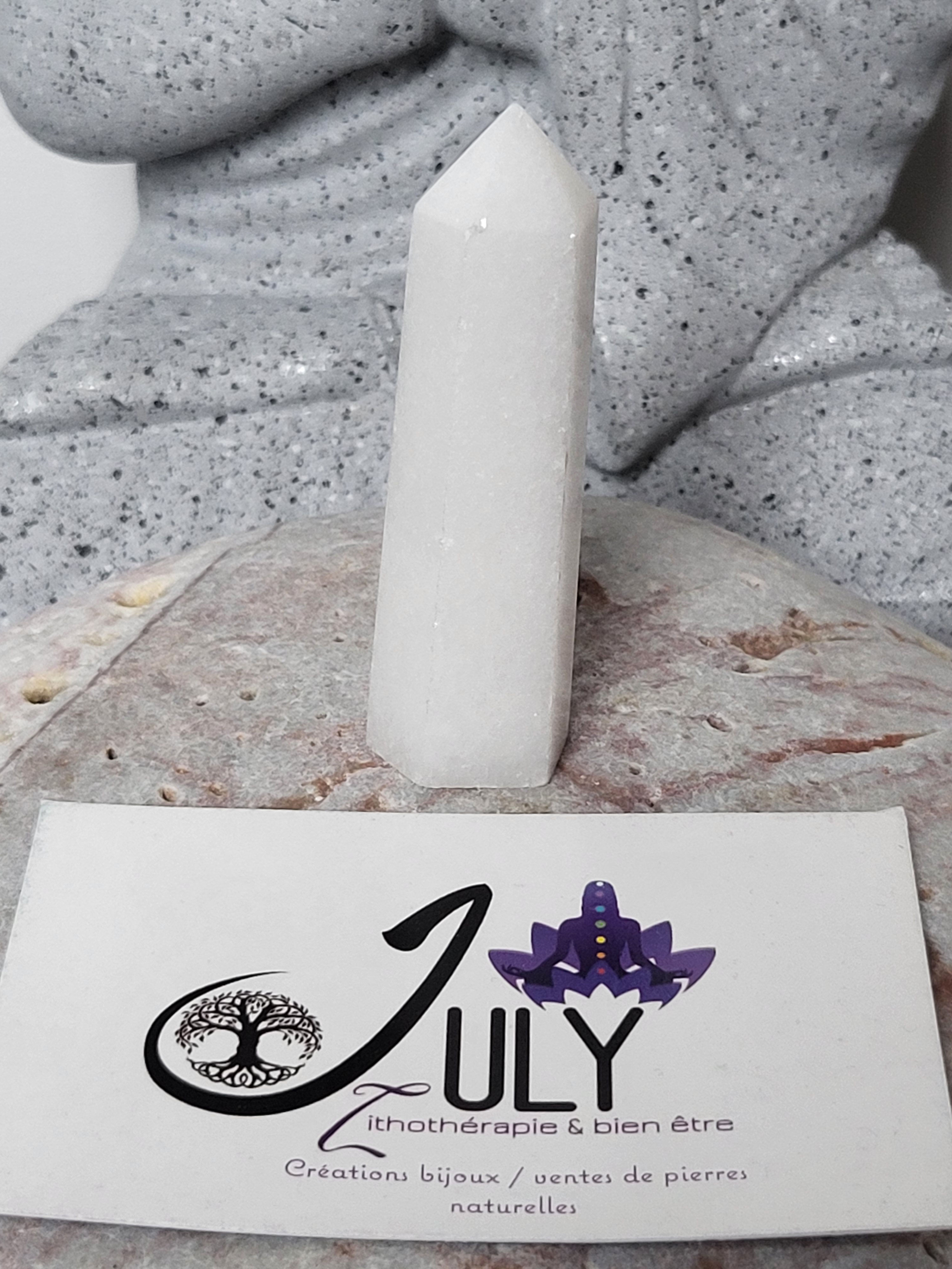 R119 / Pierre Prisme de Jade Blanc