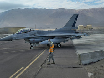 Los F-16 Block 50 y F-5 Tigre III protagonizan el ejercicio internacional Salitre 2026 en el norte de Chile