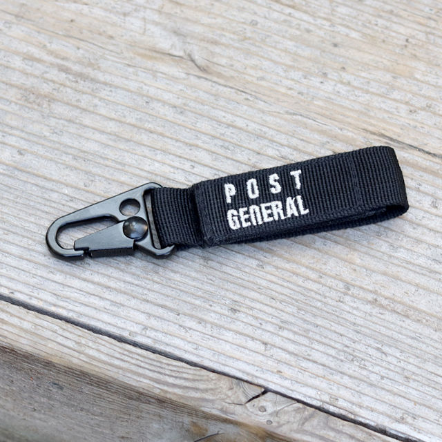 縮圖：戶外人必備《嚮海選品🌊》日本POST GENERAL Logo吊環鑰匙圈(3色可擇) ｜易攜帶編織掛帶 露營扣環