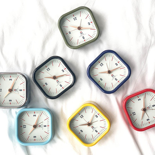 日本 DULTON/ Square Clock 方形鬧鐘(7色可擇)附贈電池｜床邊鬧鐘 旅行時鐘 | 嚮海製所Hamabe Lab