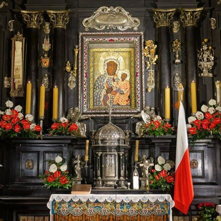 Papa Francisco confia toda a humanidade a Virgem Negra