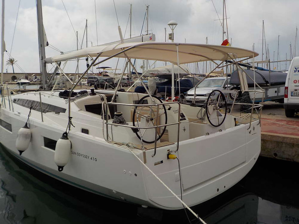 Thumbnail: Bimini (Large) For Jeanneau Sun Odyssey 410 - rear port