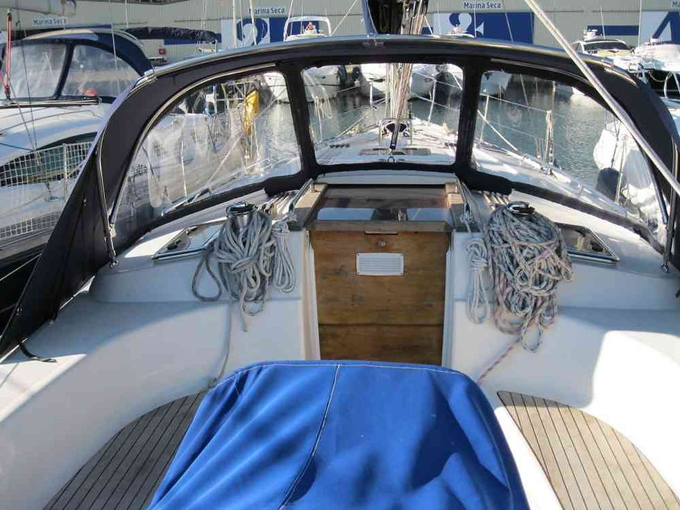 Thumbnail: Dodger for Bavaria 40 CR - rear view