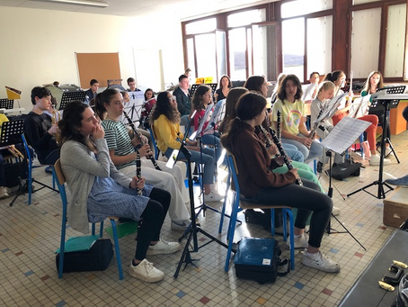 5 stagiaires et 1 chef cazaubonnais en stage de musique !