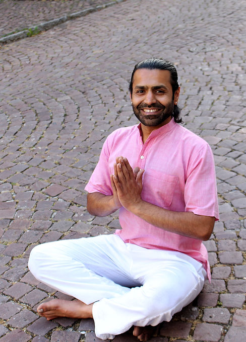 Yoga Shashin Neuchâtel_edited.jpg