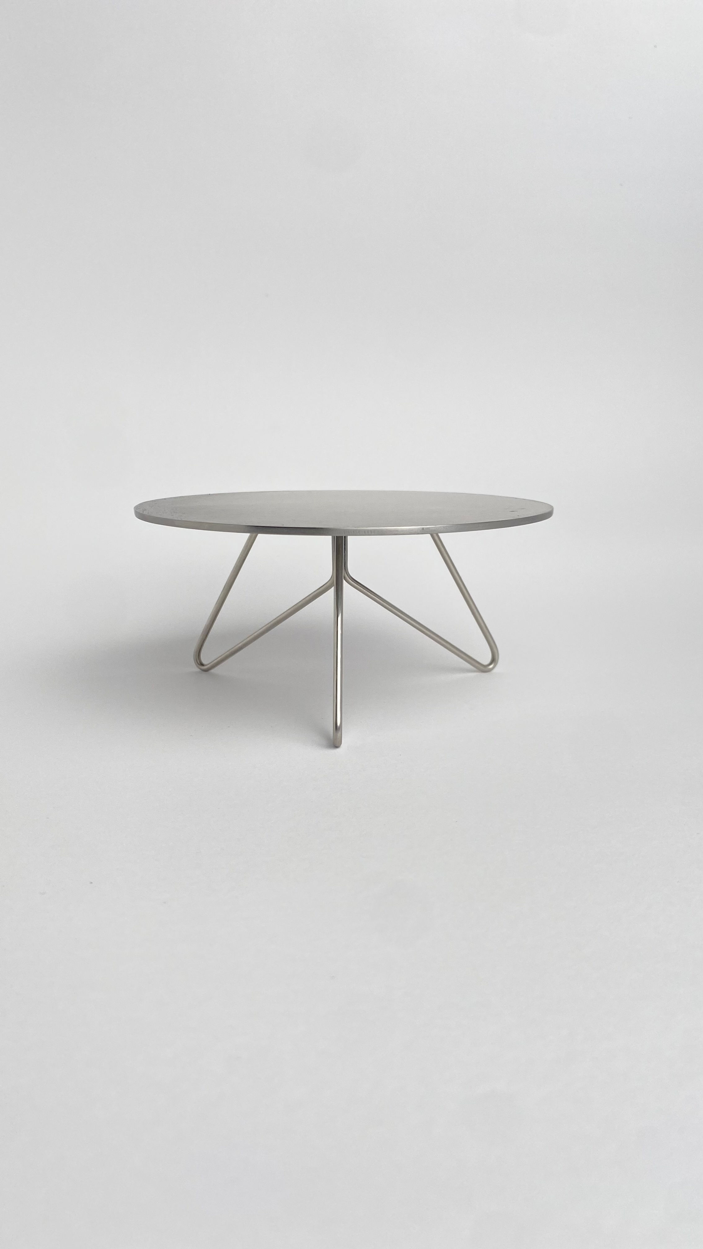 tripod coffee table