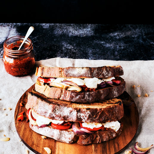 Bread and cheese.
Sandwich photography.
Creative photography.
Cafe food photography.
Restaurant photography.
Photoshoot.
Food photography.
Laura Berbel Photographer London.