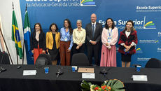 Diretora do NetLab UFRJ debate regulação e integridade da informação em Encontro Nacional da PNDD