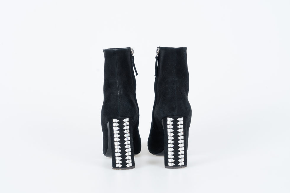 Thumbnail: Giuseppe Zanotti