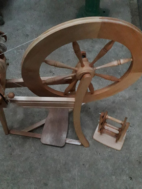 Ashford traditional spinning wheel.jpg